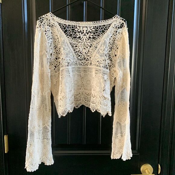 Staring at Stars Lace Crochet Bell Sleeve Top | Medium - Picture 9 of 12